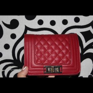 Red clutch